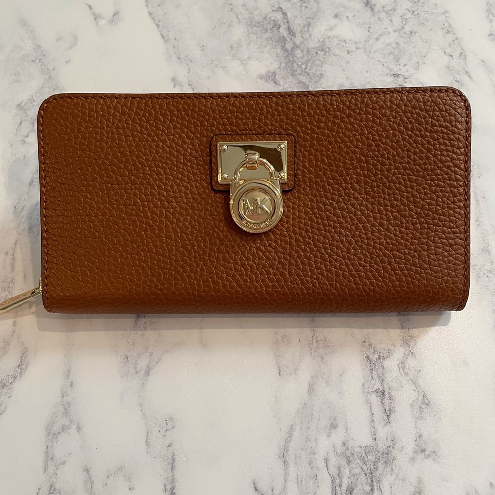 Michael Kors Hamilton Travel Zip Around Wallet Luggage Brown